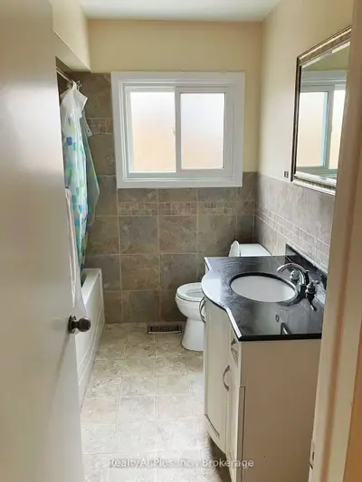 57 Ripplewood Crescent Upper, Kitchener, On N2m 4r9