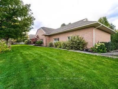 16 Ochs Drive, Puslinch, On N0b 2c0