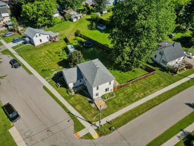 15 Dundas Street, Newbury, On N0l 1z0