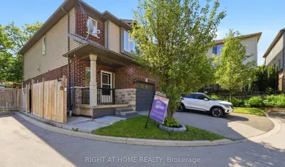 32 Rolling Lane, Hamilton, On L8k 0a1