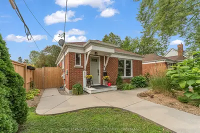640 Brock Street, Kingston, On K7l 1v6