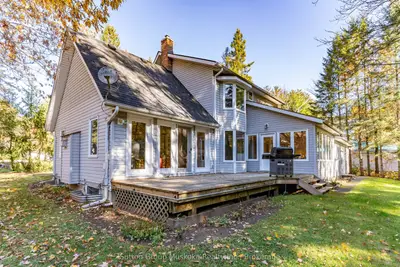 451 Muskoka Rd #10 Road, Huntsville, On P0b 1l0