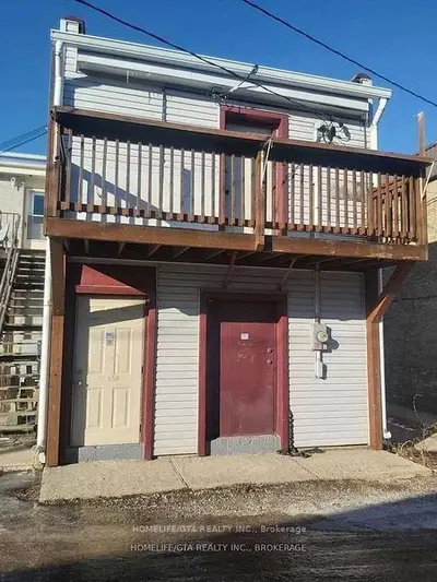 11 King Street W, Ingersoll, On N5c 2j2