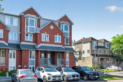 442 Briston Private, Hunt Club - South Keys And Area, On K1g 5r4