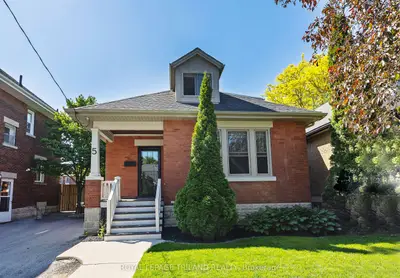 5 Mckenzie Avenue, London South, On N6c 1v1