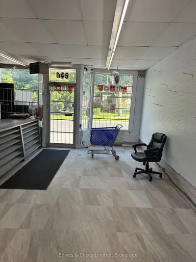 634 Chamberlain Street, Peterborough, On K9j 4m1