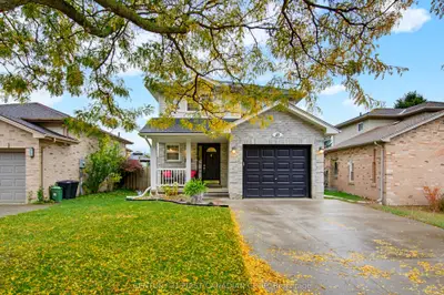 10 Exmouth Drive, London East, On N5v 4v1