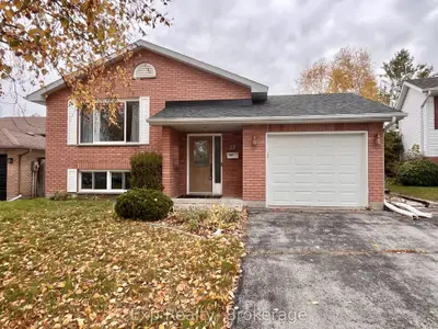 27 Loraine Avenue, Quinte West, On K8v 6r4