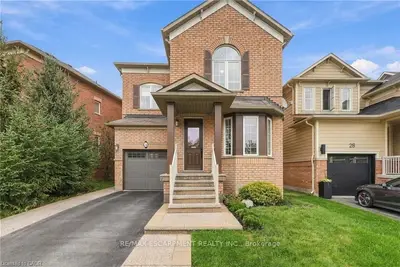 32 Wimberly Avenue, Hamilton, On L8b 0r9
