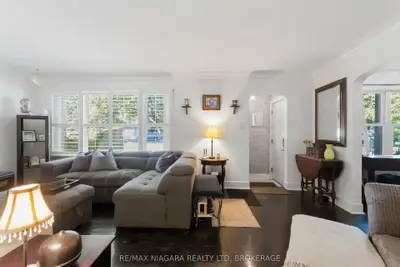 4 Walker Avenue, St. Catharines, On L2n 3l6