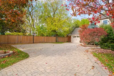 851 Charlotte Street, Niagara-on-the-lake, On L0s 1j0
