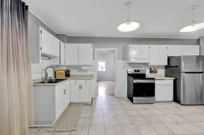 318 Simcoe Street, Woodstock, On N4s 1j3