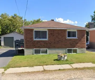 144 Duke Street W, North Bay, On P1b 6e6