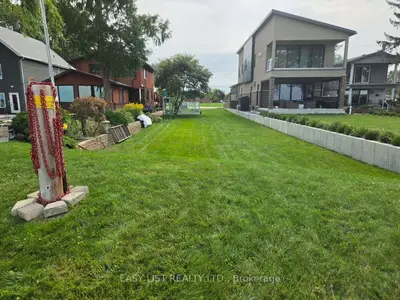 11430 Riverside Drive E, Windsor, On N8p 1a4
