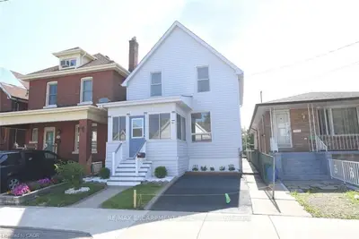 26 Fairview Avenue, Hamilton, On L8l 7b4