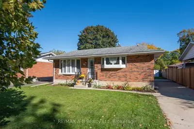 61 Mc Donald Street, Stratford, On N5a 4w4