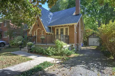 361 Cheapside Street, London East, On N5y 3w8
