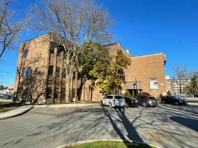 219 Oxford Street W Unit 202, London North, On N6h 1s5