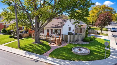 28 Shadyside Avenue, Hamilton, On L8v 3e3