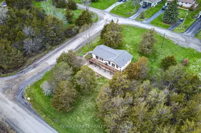 8 Sunrise Court, Prince Edward County, On K8n 4z7