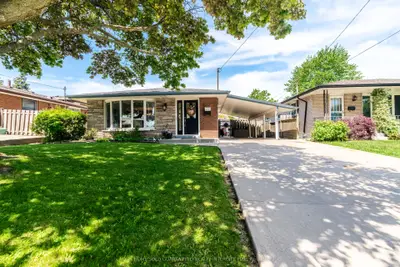 130 Burrwood Drive, Hamilton, On L9c 3t2