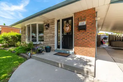 130 Burrwood Drive, Hamilton, On L9c 3t2