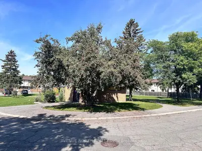 1370 Foxwell Street, Cyrville - Carson Grove - Pineview, On K1b 5j2