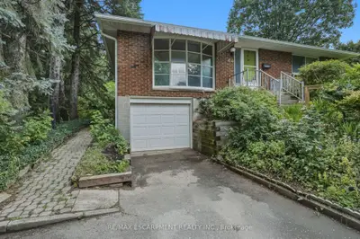 44 Mcdonald Court, Hamilton, On L9h 7c4