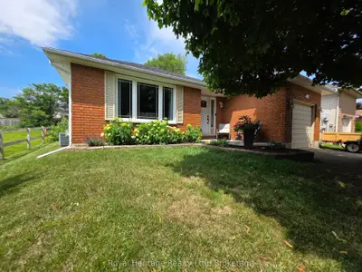 25 Hewson Drive, Port Hope, On L1a 4c8