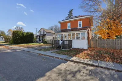 211 Mcandrew Avenue, Renfrew, On K7v 3x2