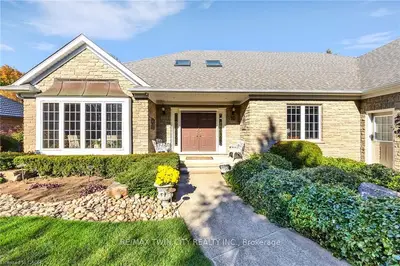 10 Meadow Heights Drive, Woolwich, On N0b 2v0