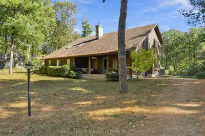 9936 Ontario Street, Lambton Shores, On N0m 2l0