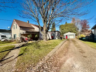 1081 Bronx Street, Pembroke, On K8a 6g8