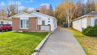43 Mclaren Crescent, Elliot Lake, On P5a 3m3