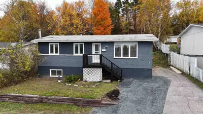 130 Dieppe Avenue, Elliot Lake, On P5a 1h5