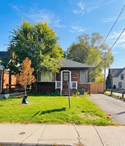 16 Kingsmount Street, Hamilton, On L8s 3b3