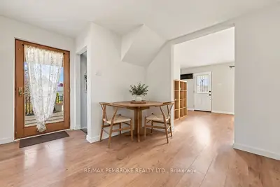 445 Thompson Street, Pembroke, On K8a 3s2