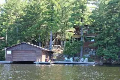 1027 Evelyn Drive, Muskoka Lakes, On P1p 1r2