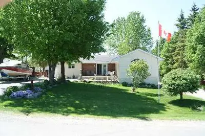 217 Lakeshore Road, Kawartha Lakes, On K0m 1a0