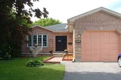 20 Colborne Street E, Kawartha Lakes, On K9v 1k3