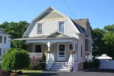 18 Maple Avenue, Prince Edward County, On K0k 2t0
