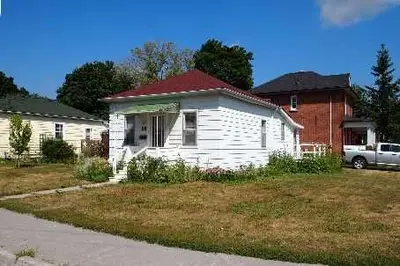 90 Russell Street, Kawartha Lakes, On K9v 2x4