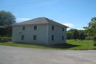 8 Harbard Road, Prince Edward County, On K0k 1l0