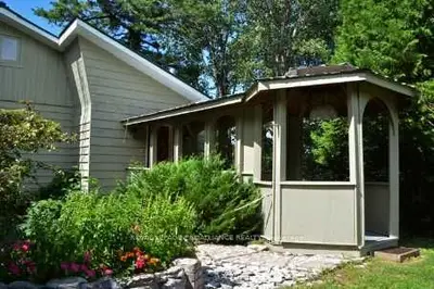 964 County Road 13, Prince Edward County, On K0k 2t0