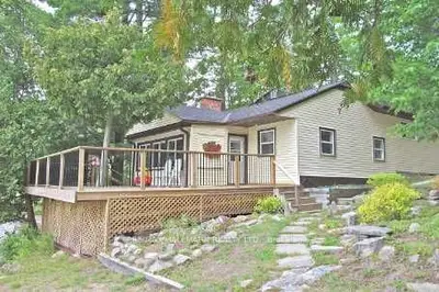 1094 Paignton House Road, Muskoka Lakes, On P0b 1g0
