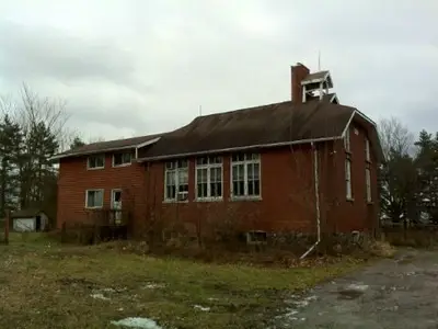 14 Pleasant Point Road, Kawartha Lakes, On K9v 4r6