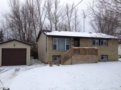 30 Mary Street W, Kawartha Lakes, On K0m 2w0