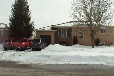 9 Madill Crescent, Kawartha Lakes, On K9v 5w8