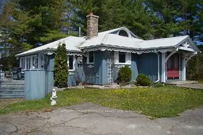 27 Portage Road, Kawartha Lakes, On K0m 1b0