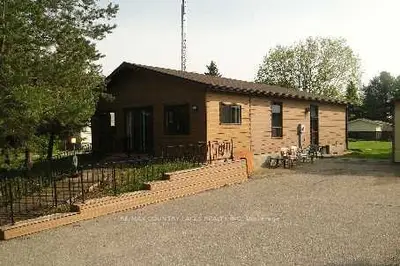 18 Hillcrest Avenue, Kawartha Lakes, On K0m 2b0